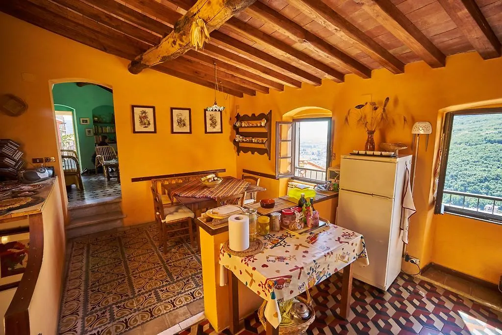 Sotto Il Castello Bed and Breakfast Trebiano