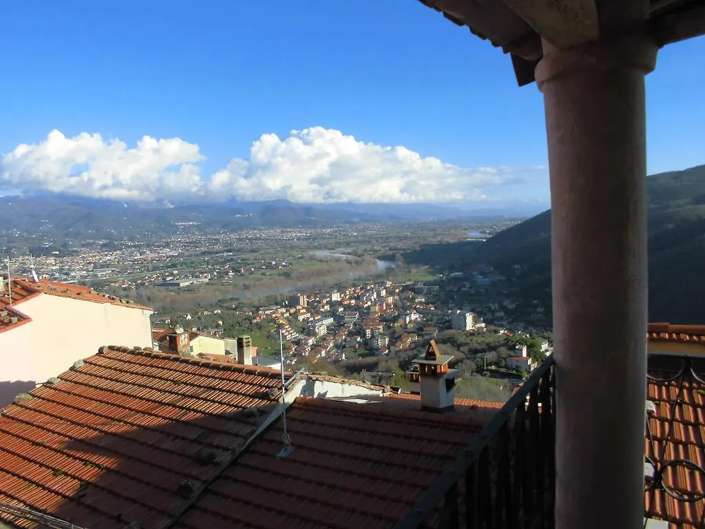 Sotto Il Castello Bed & Breakfast Trebiano