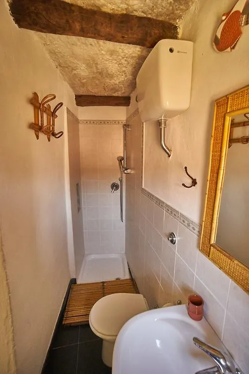 Sotto Il Castello Bed & Breakfast Trebiano