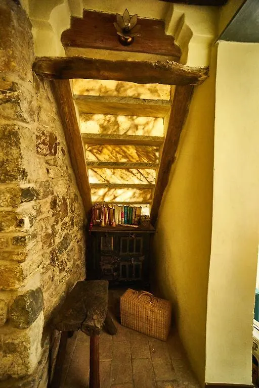 Sotto Il Castello Bed & Breakfast Trebiano